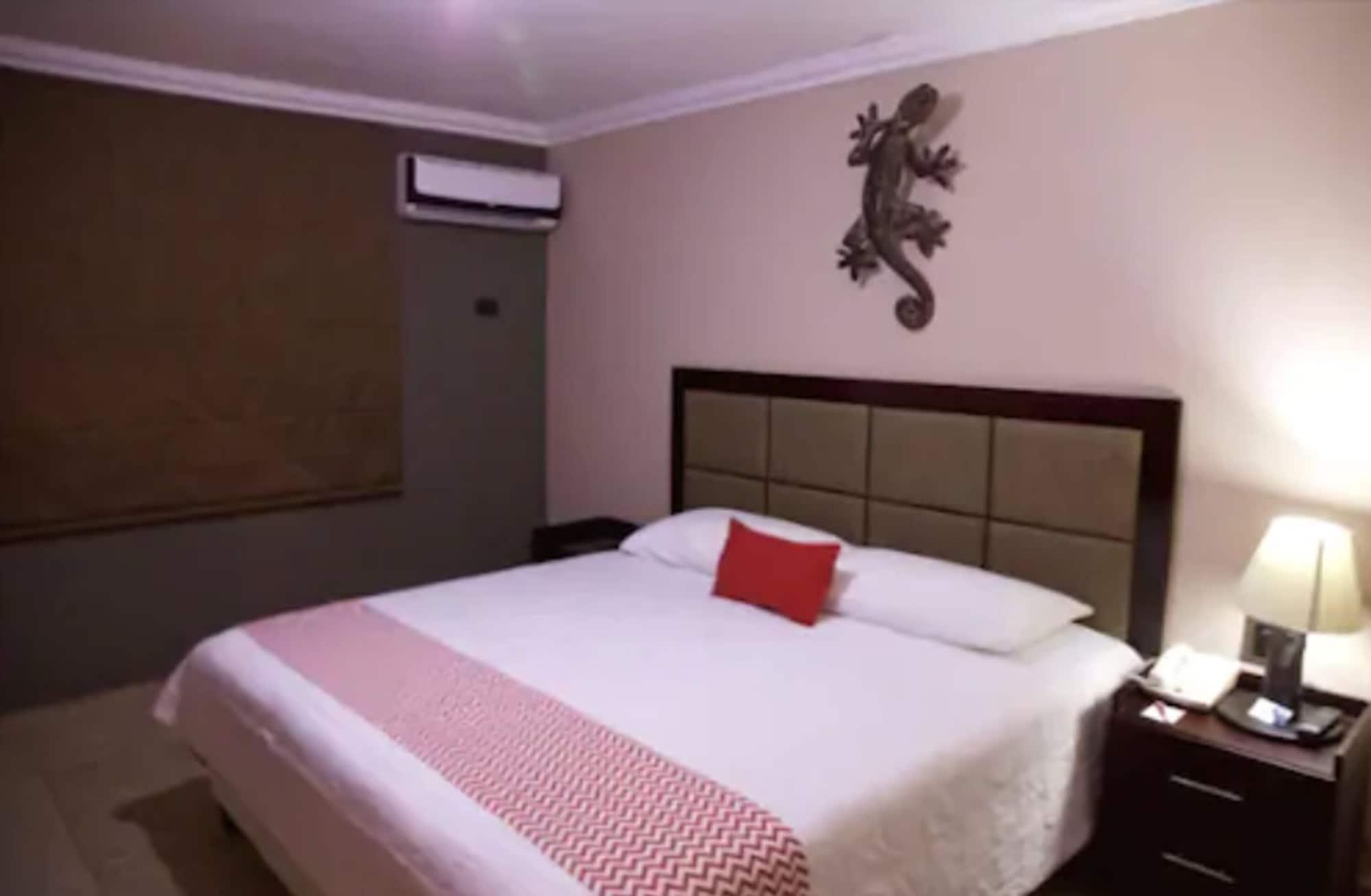 Ramada Tikal Isla De Flores Hotel Extérieur photo