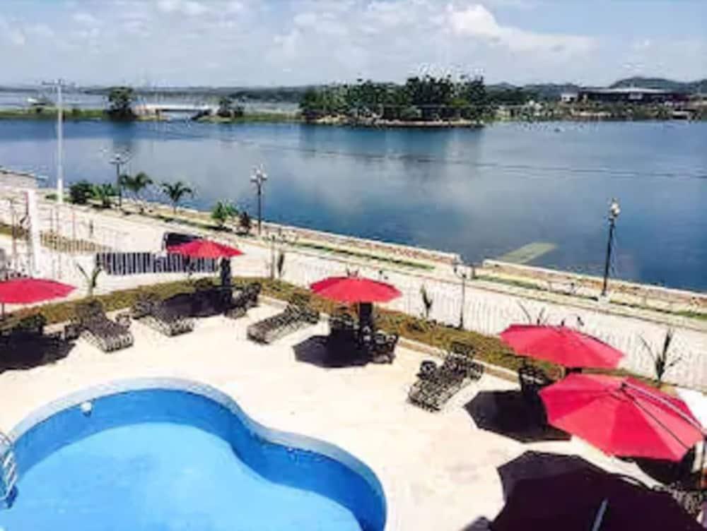 Ramada Tikal Isla De Flores Hotel Extérieur photo